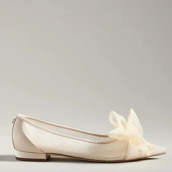 Elegant Cream Bow Women's Shoes - Picture 2 of 3